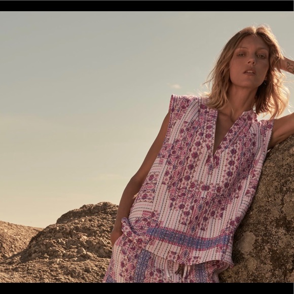 Zara Tops - NEW 🌟 Zara Printed Quilted Vest